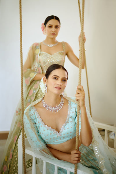 Cari Lehenga